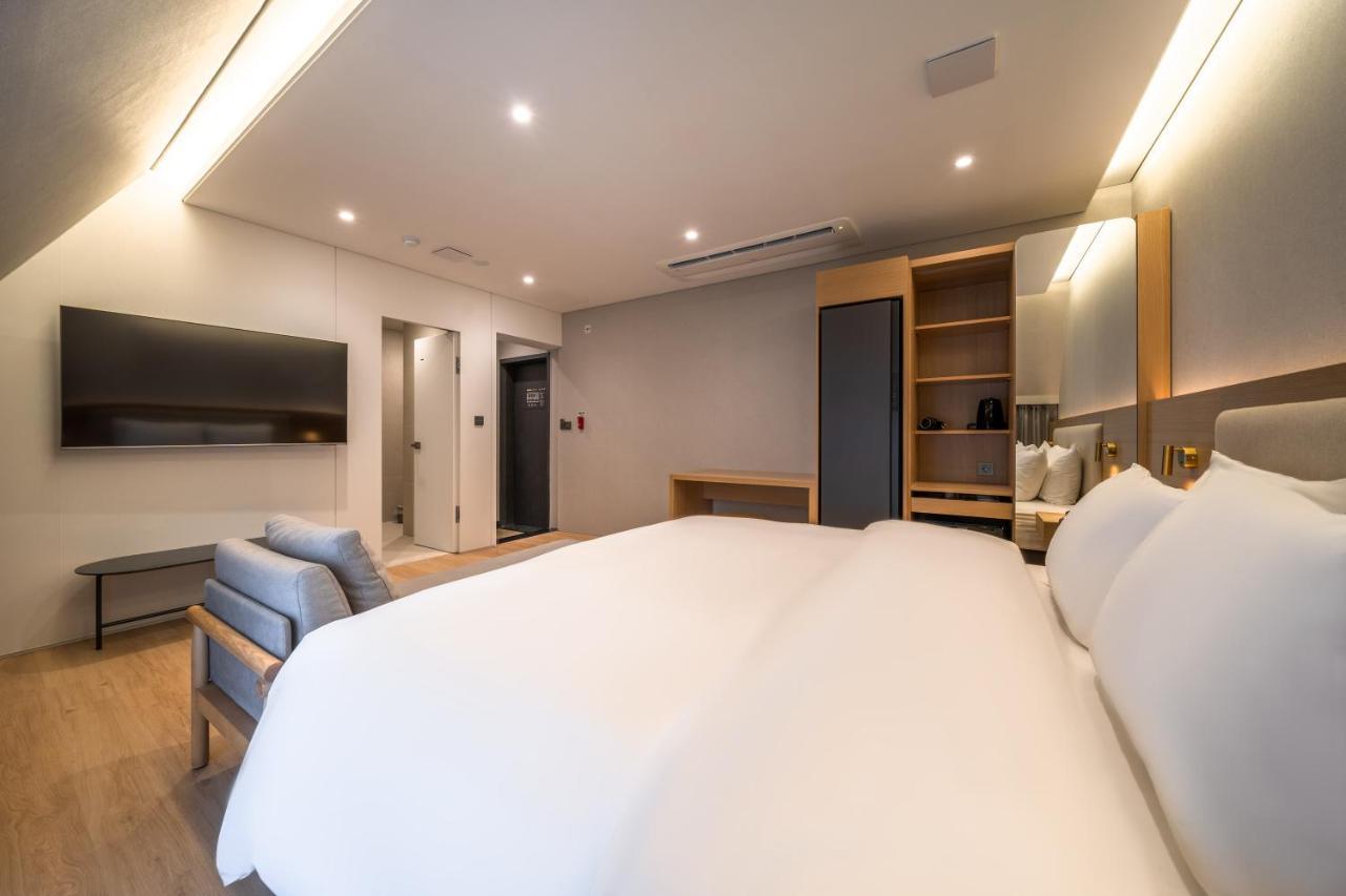 Hotel Comfort Yeouido 3*