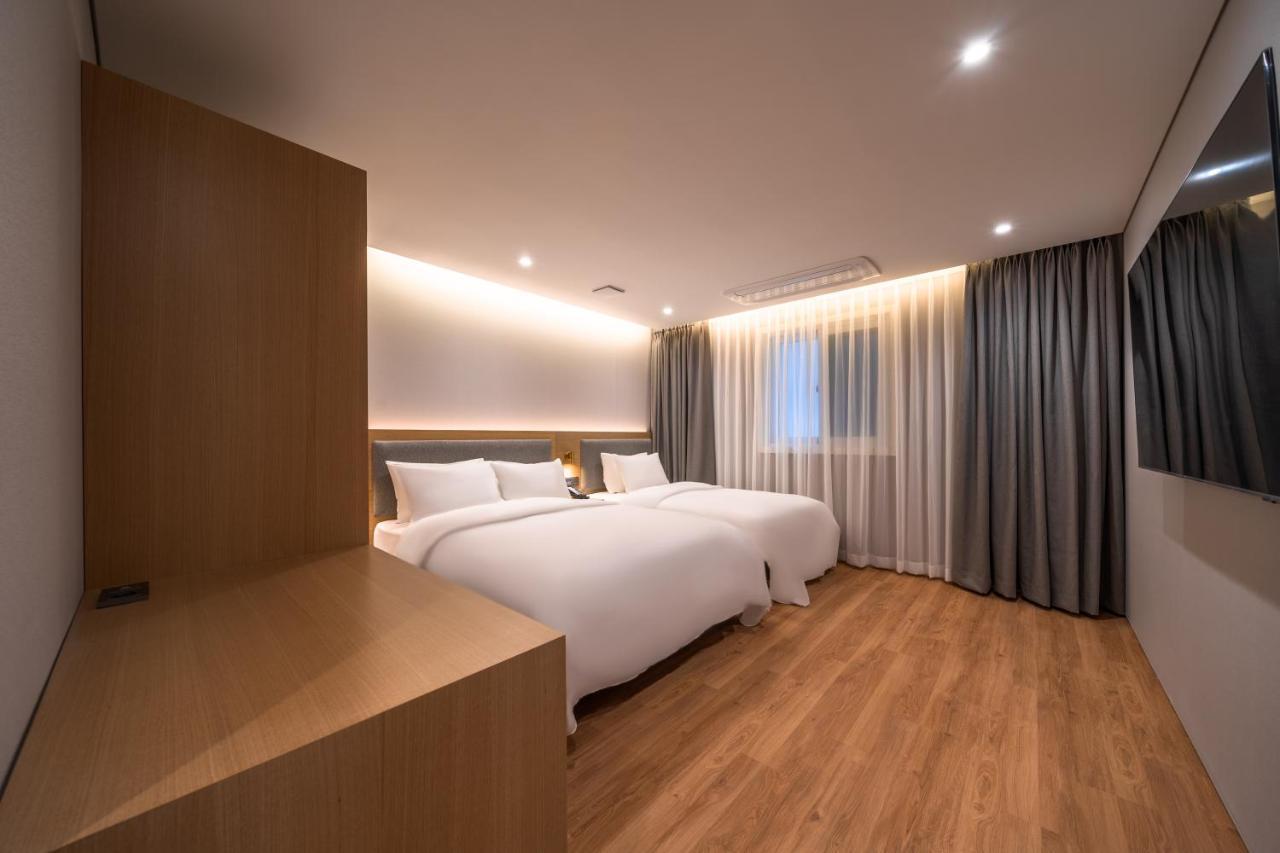 Hotel Comfort Yeouido 3*