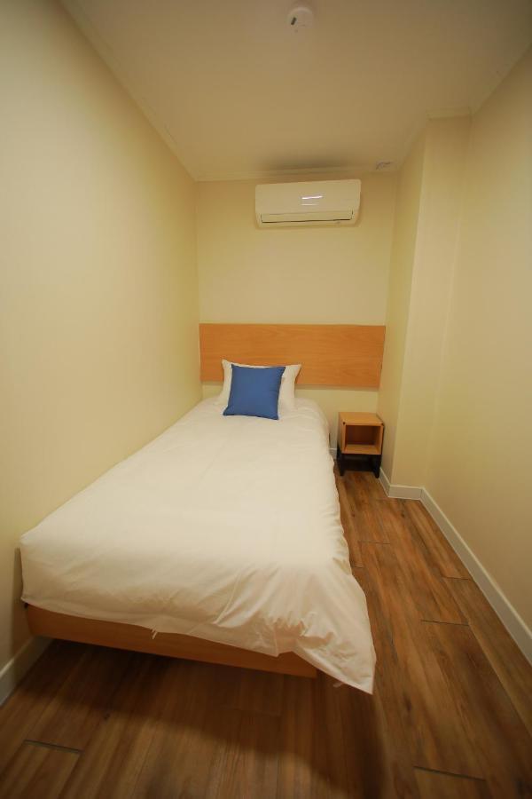 Slow Vibe Myeongdong Guest house