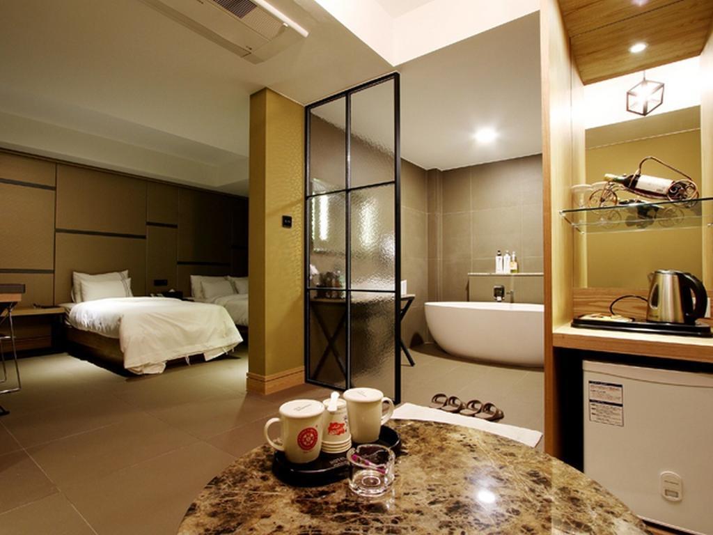 Donggyeong Hotel 2*