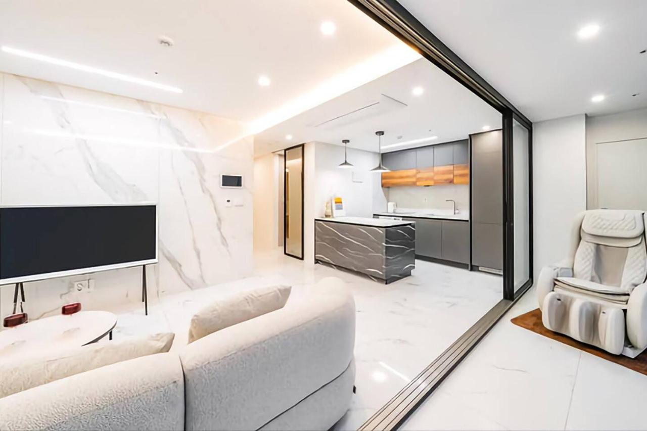 Uh Flat The Seocho Apartment *