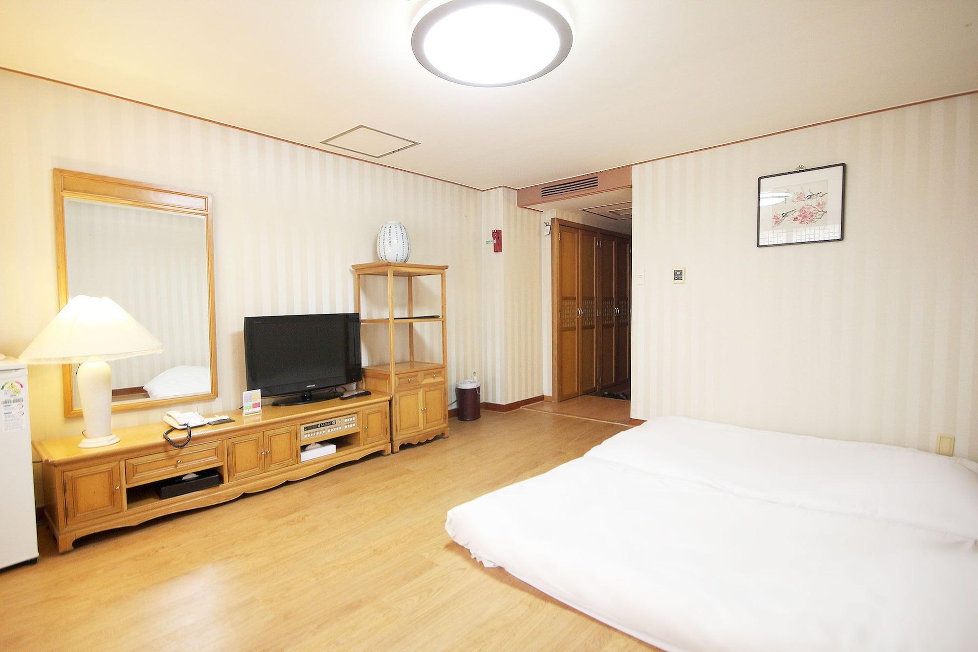 Rex Hotel