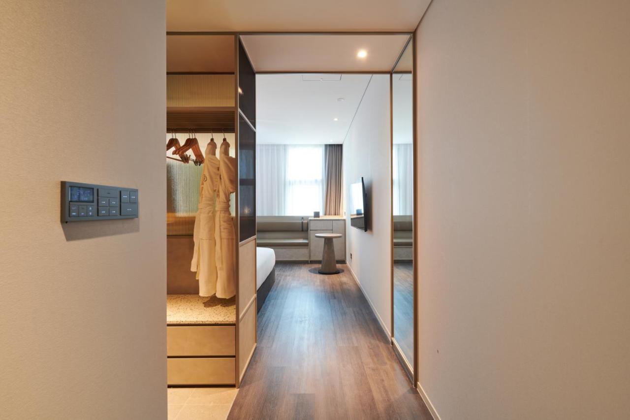 Nine Tree Premier Rokaus Hotel Seoul Yongsan 4*