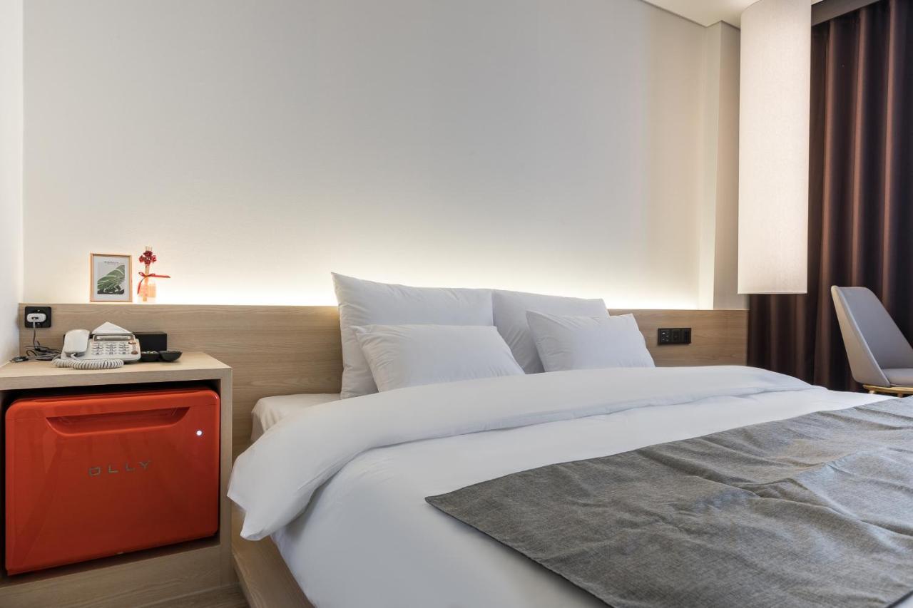 Jamsil Hotel *
