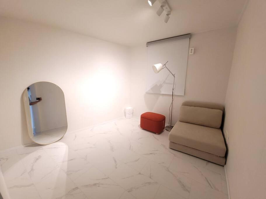 Apartment Bridgestar001 Gangnam Sinsa Station Garosugil 6 Guests Seoul