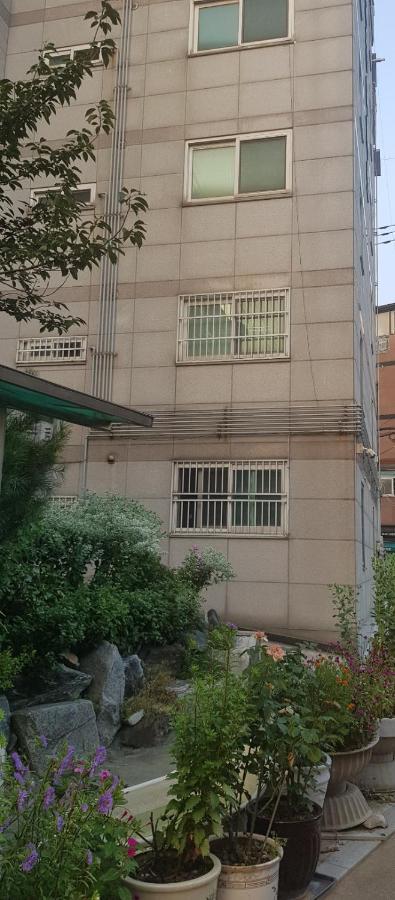 Homestay Yire House
