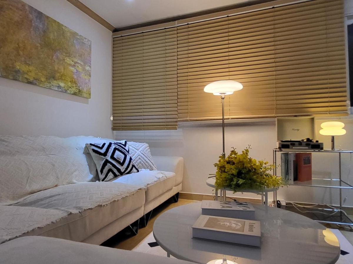 Free Pick-up, 4 Beds, Near Gangnam, Hongdae, Subway 8 Mins, Spacious *
