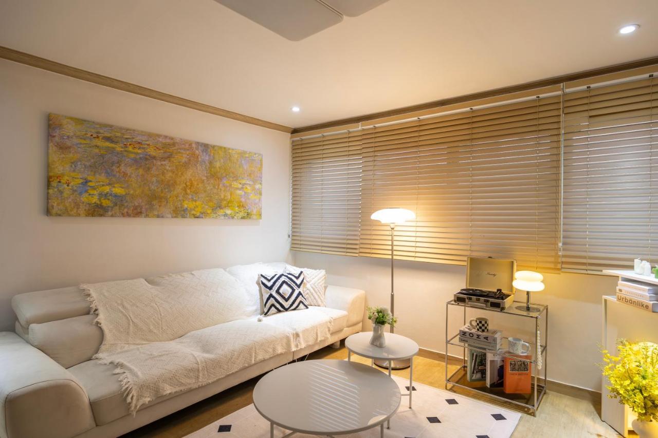 Free Pick-up, 4 Beds, Near Gangnam, Hongdae, Subway 8 Mins, Spacious * Seul
