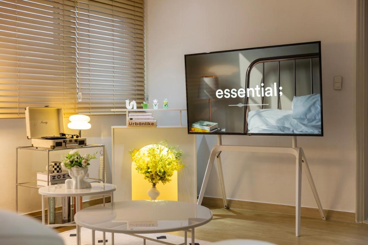 Free Pick-up, 4 Beds, Near Gangnam, Hongdae, Subway 8 Mins, Spacious Seul