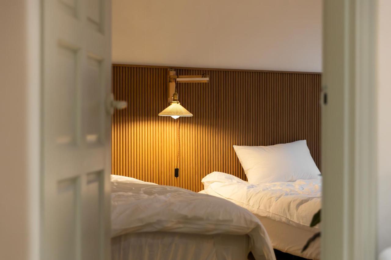 Free Pick-up, 4 Beds, Near Gangnam, Hongdae, Subway 8 Mins, Spacious Apartamento *