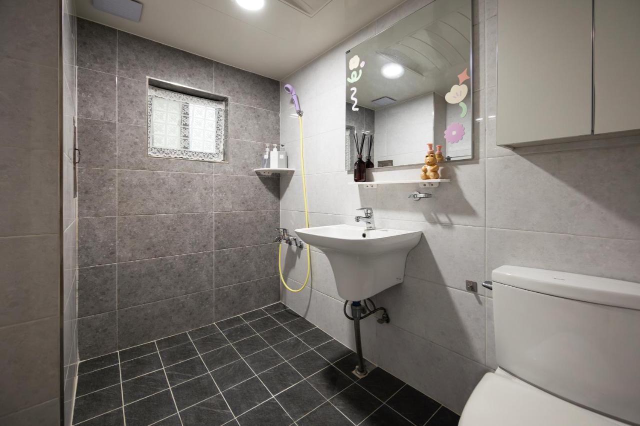 Apartamento Free Pick-up, 4 Beds, Near Gangnam, Hongdae, Subway 8 Mins, Spacious Seul