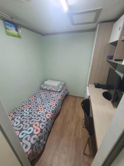 O2 Oneroomtel Shinonhyun Branch * Seoul