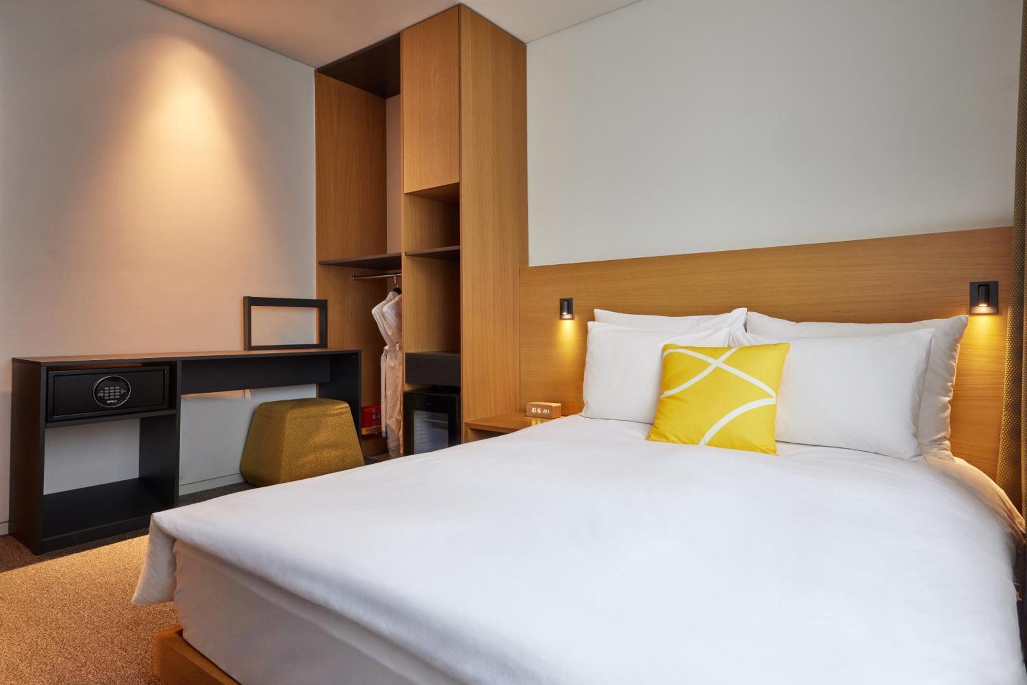 Hotel L7 Myeongdong By Lotte 4*