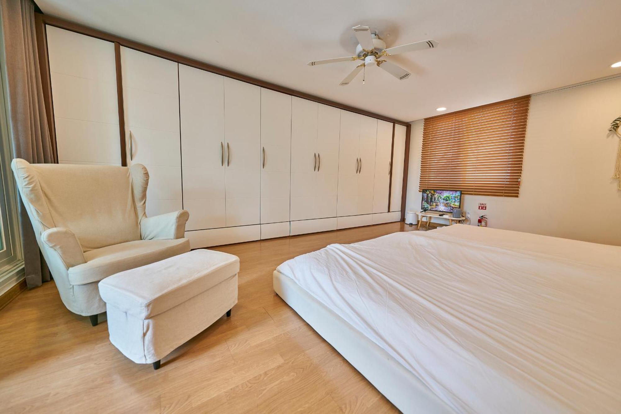 Sg Tailored Service Near Metro *