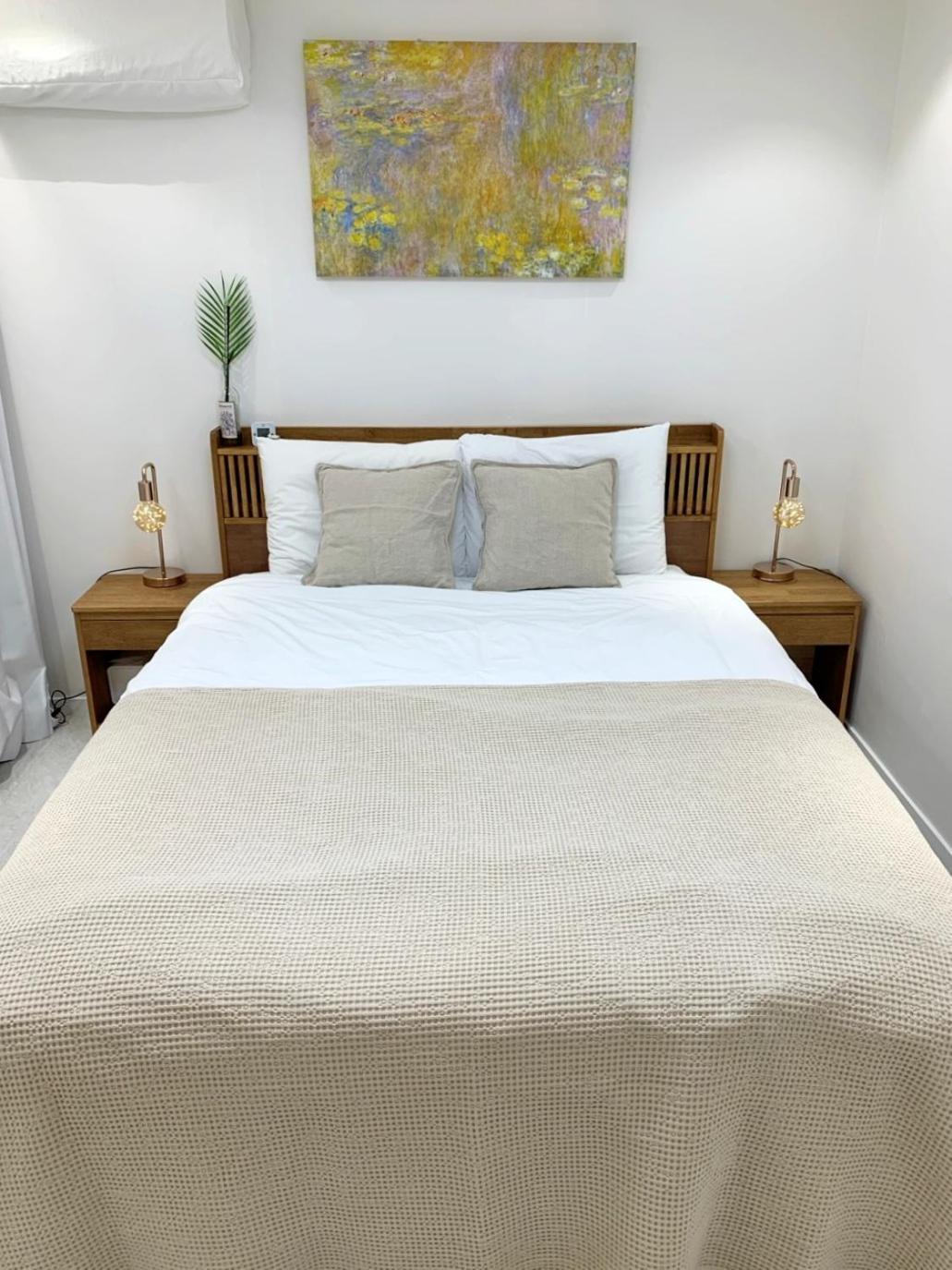 Apartment Comma 2, Cozy Semi-basement *
