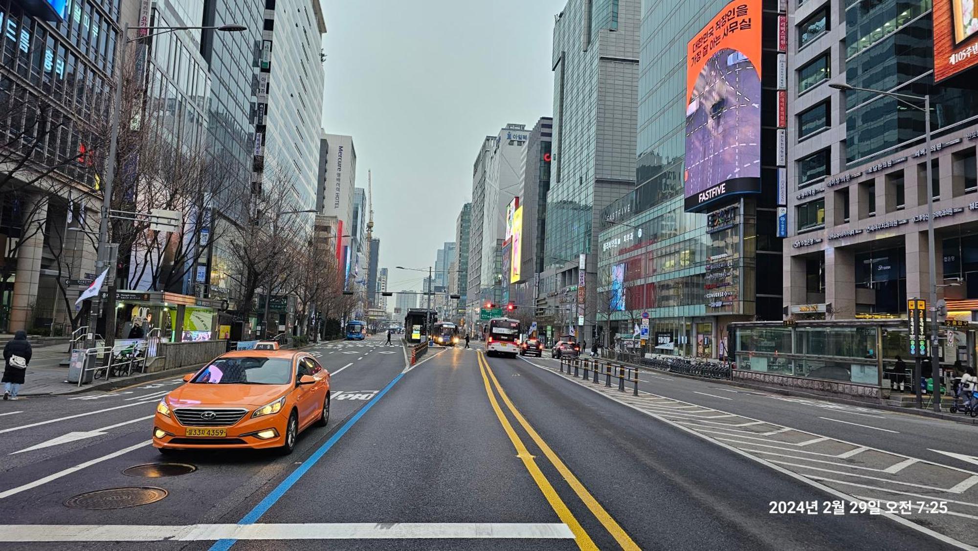 Hongdae Residence-5 1min From Hongik Uni Station Exit #1 Seoul