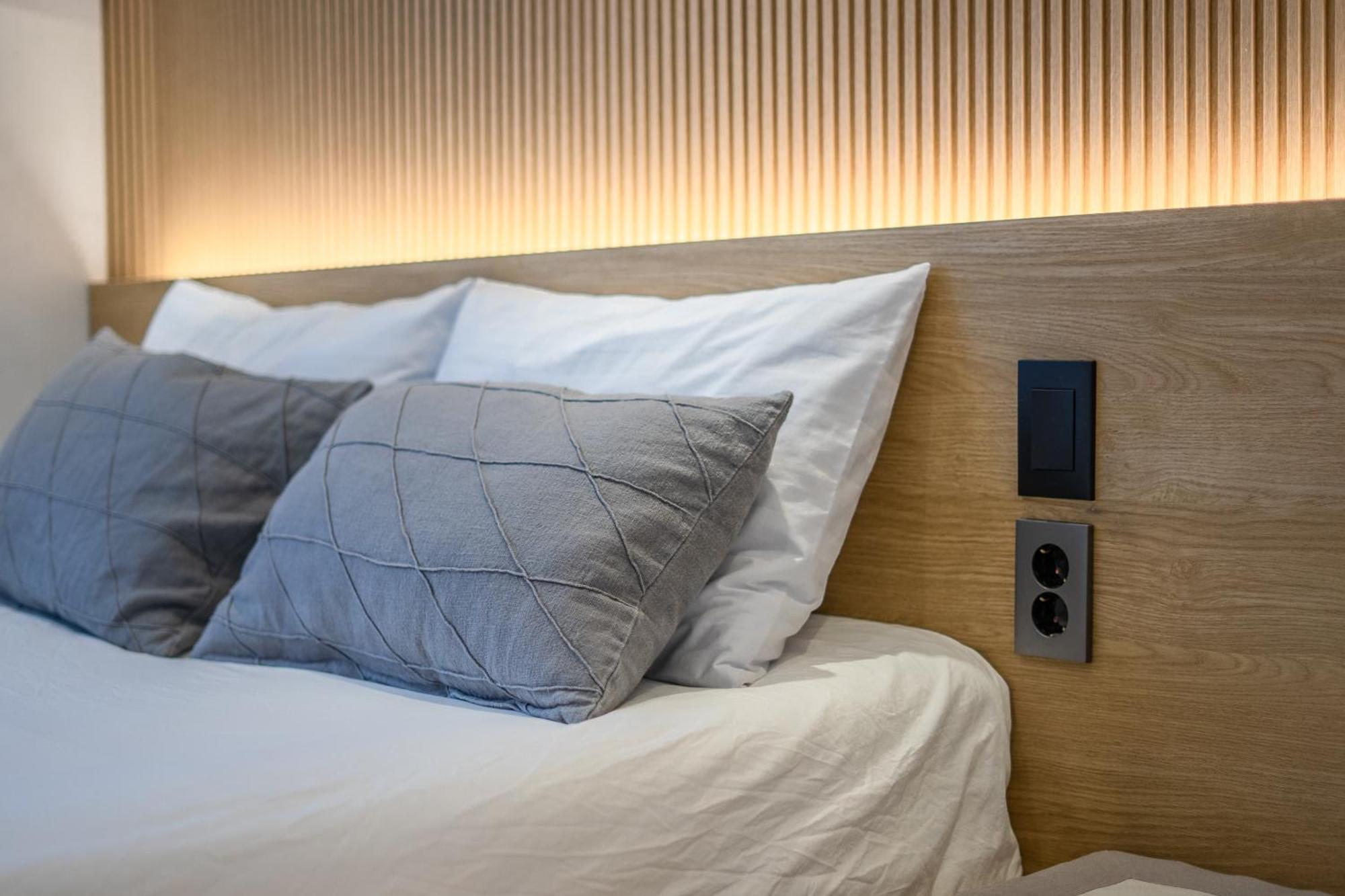Myeongdong Artmonstay 2*