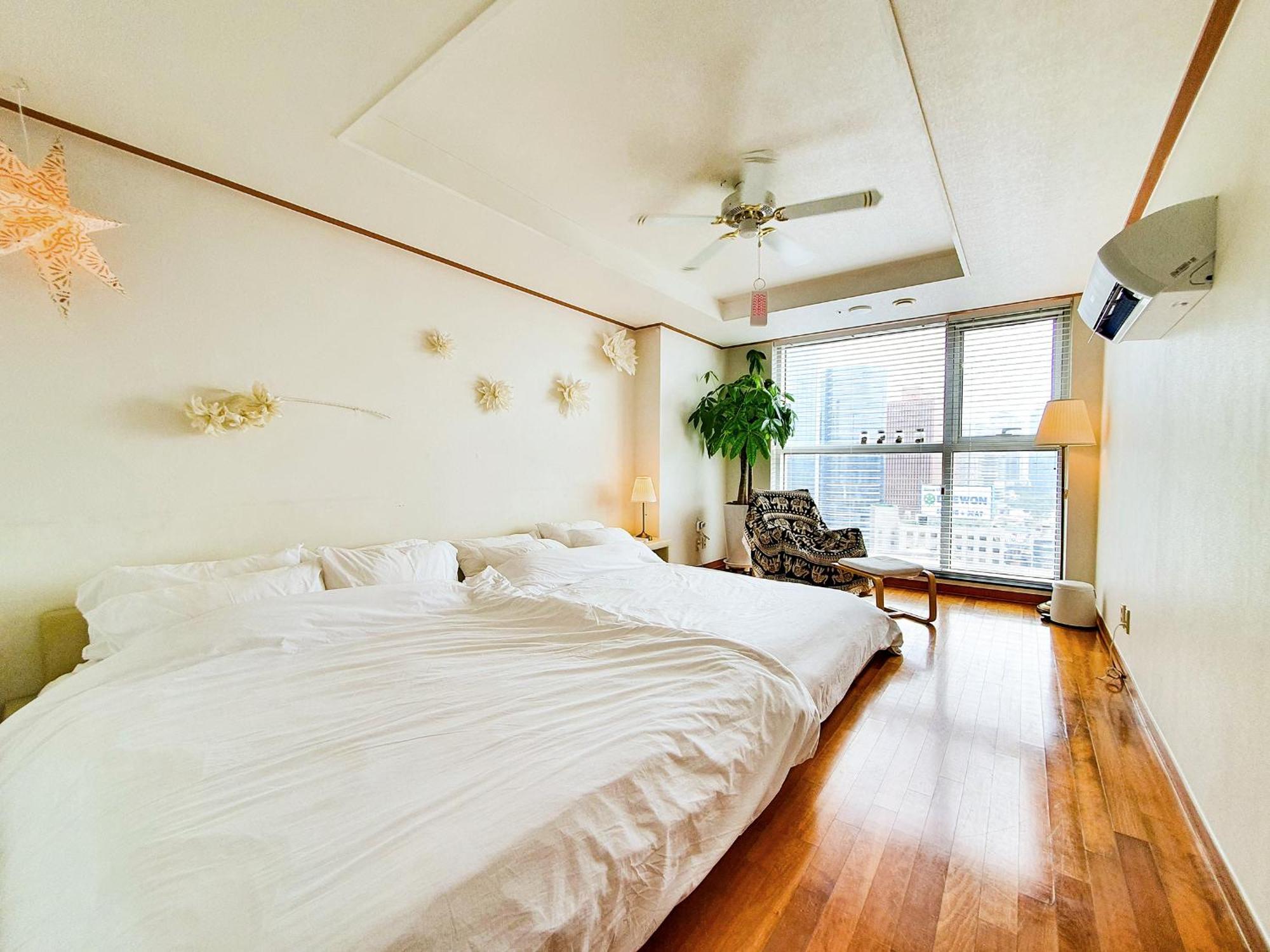 Sj Tailored Service Near Station Apartment