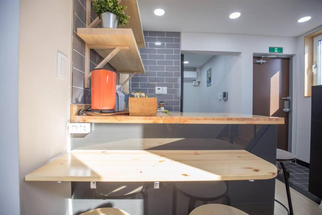 3r+2baths/ Ewha / Sogang / Near Shinchon & Hongdae