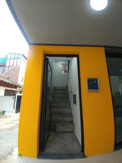 3r+2baths/ Ewha / Sogang / Near Shinchon & Hongdae Apartment Seoul