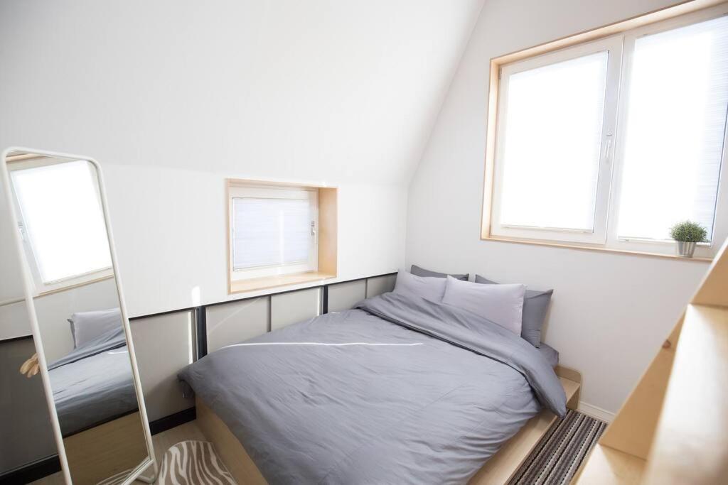 Apartment 3r+2baths/ Ewha / Sogang / Near Shinchon & Hongdae