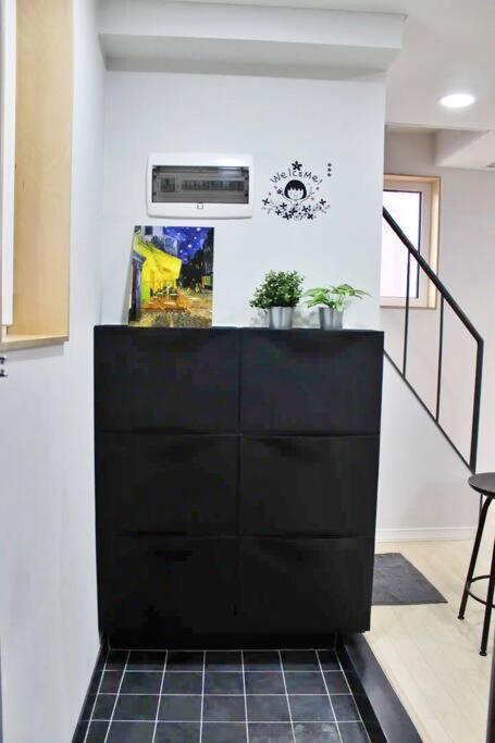 3r+2baths/ Ewha / Sogang / Near Shinchon & Hongdae Apartment *