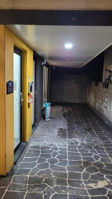 Apartment 3r+2baths/ Ewha / Sogang / Near Shinchon & Hongdae Seoul