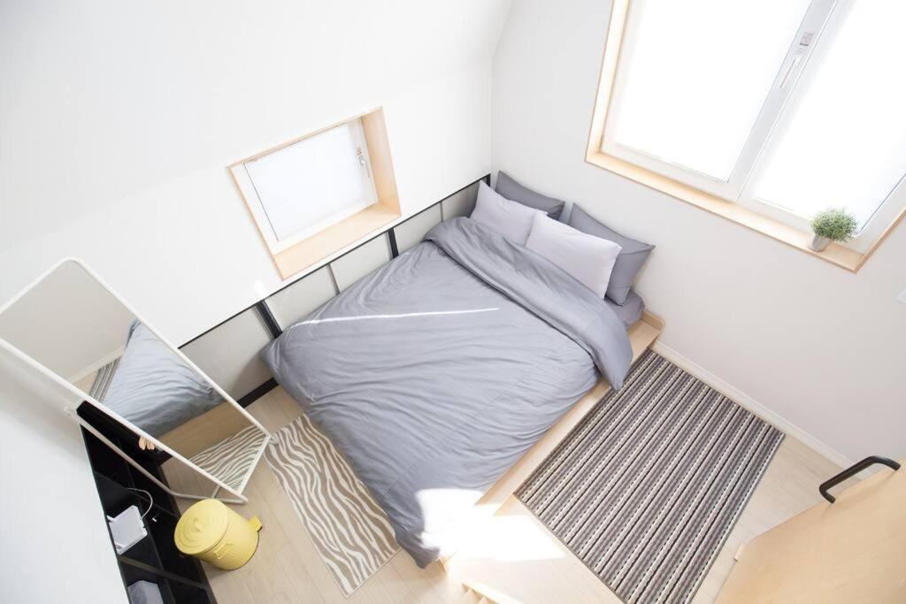 3r+2baths/ Ewha / Sogang / Near Shinchon & Hongdae Apartment *