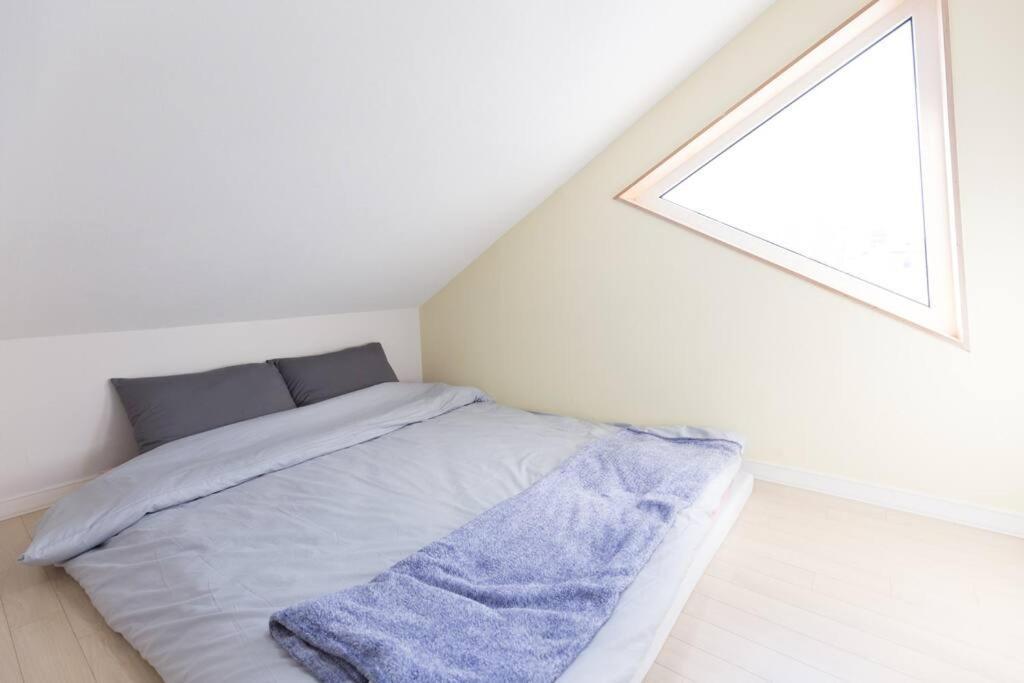 Apartment 3r+2baths/ Ewha / Sogang / Near Shinchon & Hongdae *