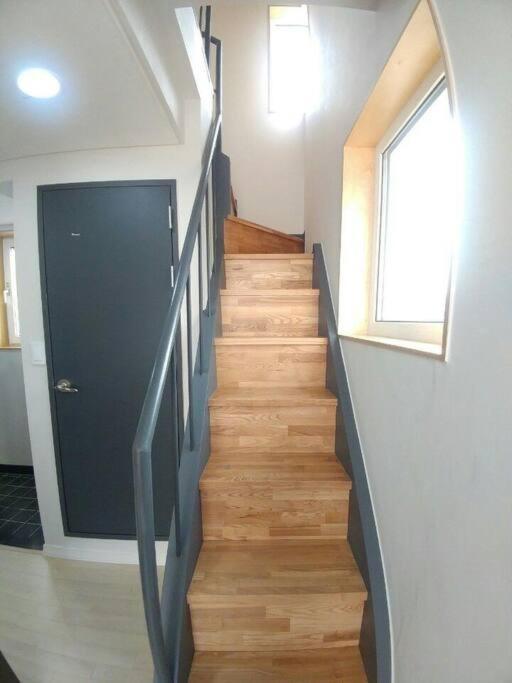 3r+2baths/ Ewha / Sogang / Near Shinchon & Hongdae Seoul