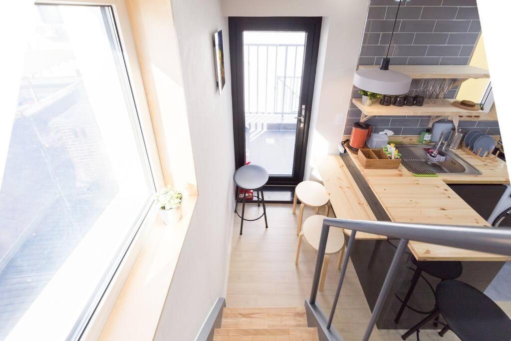 3r+2baths/ Ewha / Sogang / Near Shinchon & Hongdae * Seoul