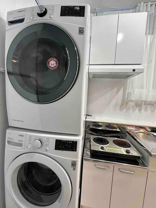 Rock 樂 2 3 Beds 3 Min From Ewha Univ Stn Apartment
