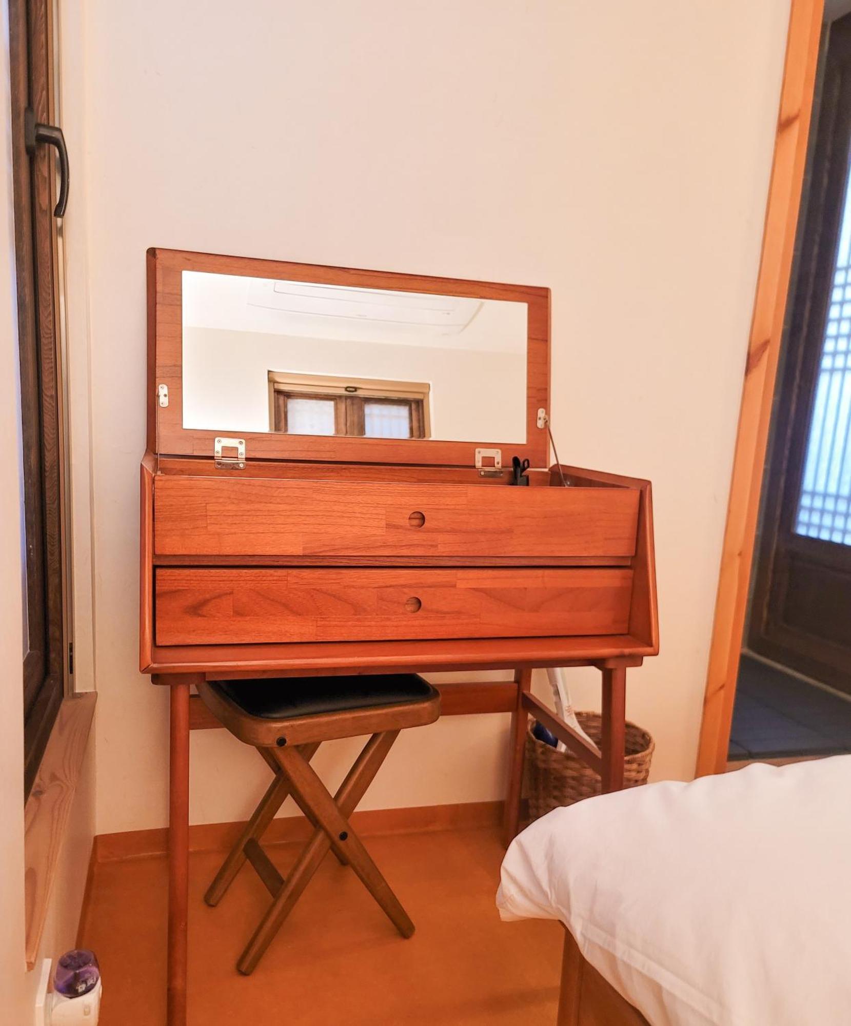 Stylish Hanok Ddp Ddm St Holiday home Seoul