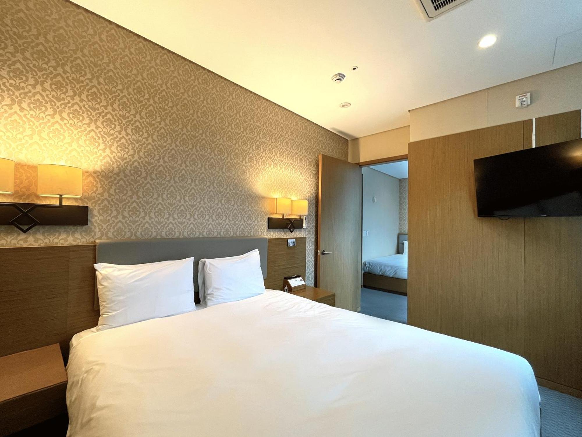 Mohenic Myeongdong 3*