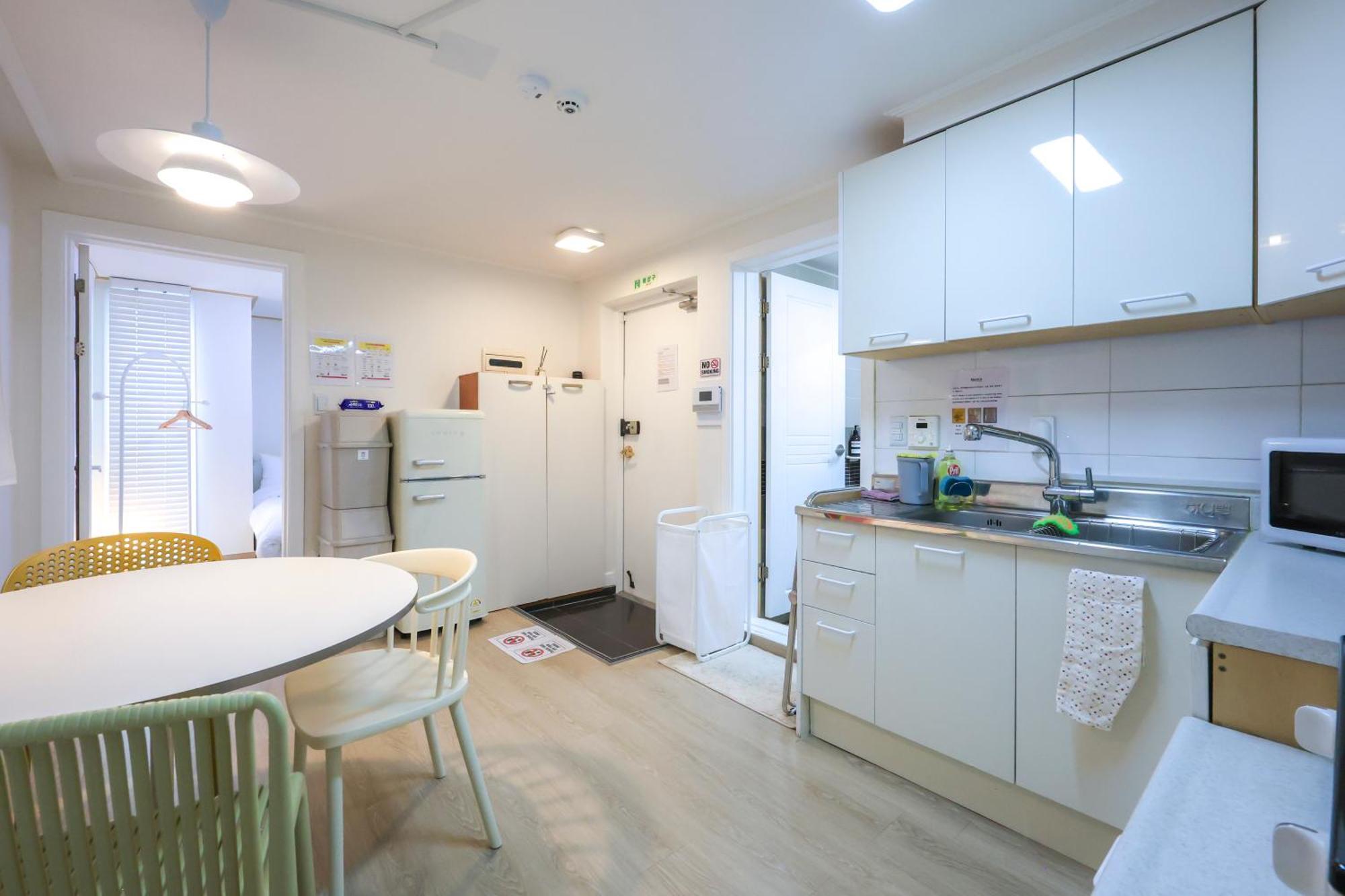 Modern And Comfy House/ Hongik St. Exit 2 10min Rumah percutian Seoul
