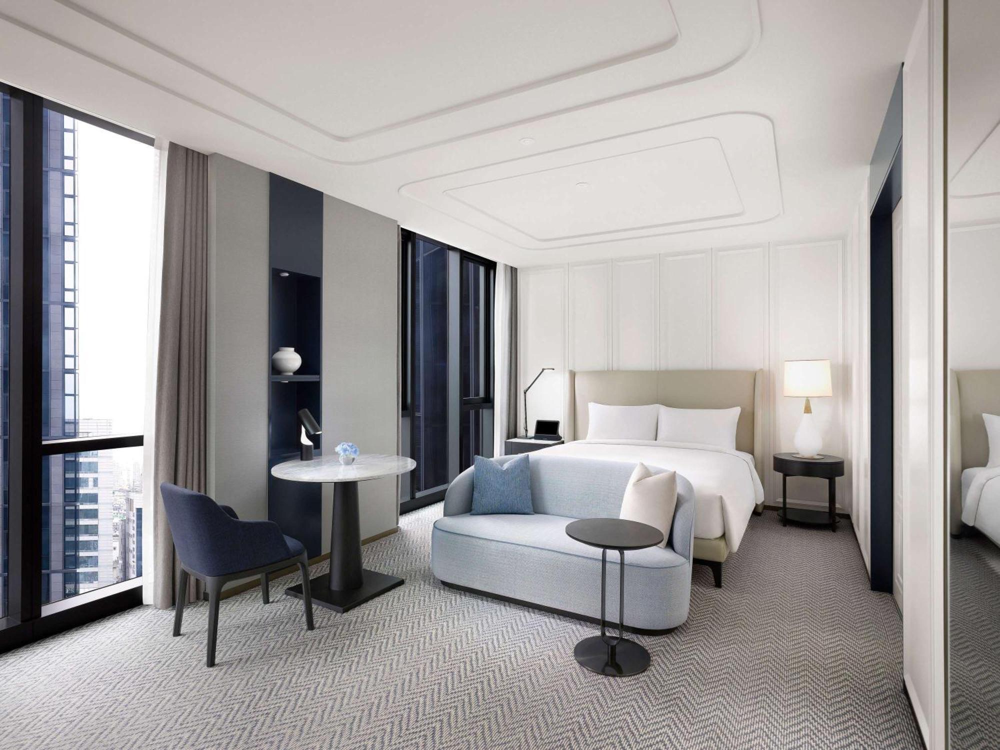 Sofitel Ambassador & Hotel