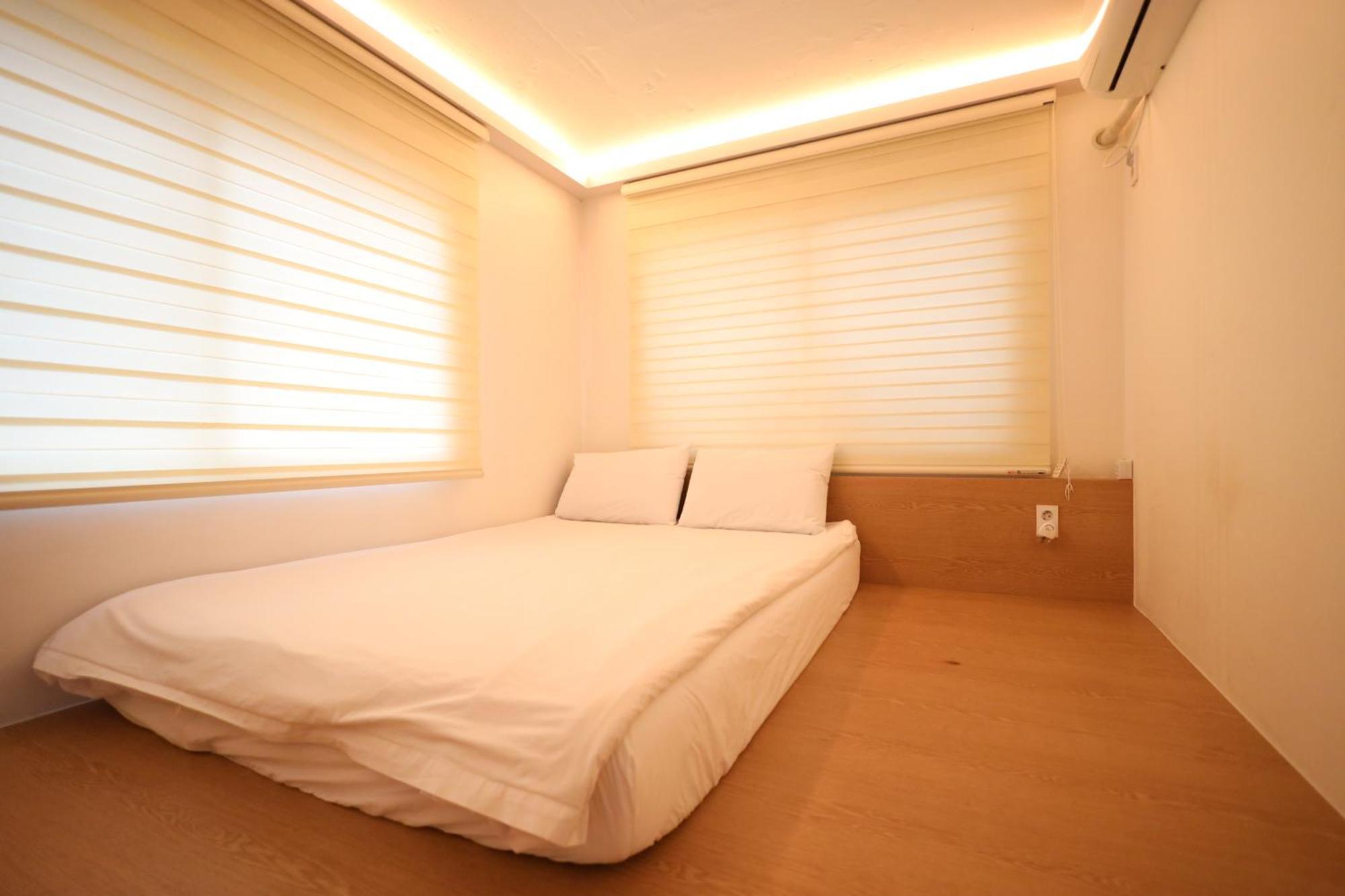 Huayuanhouse Hq In Hongdae Guest house Seoul
