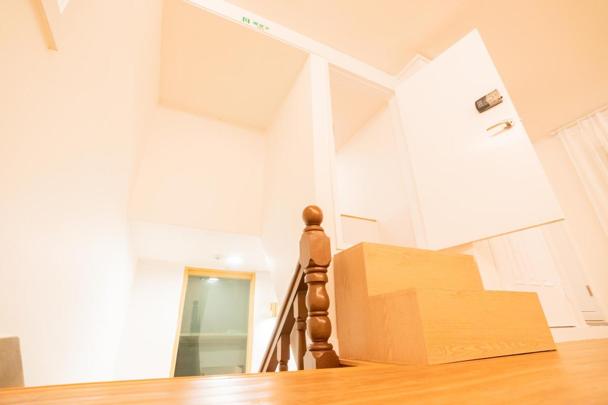 Huayuanhouse Hq In Hongdae Guest house