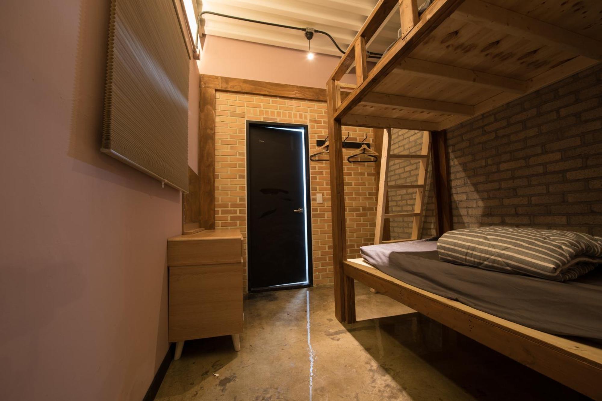 Hostel Inno & Pub Lounge Hongdae