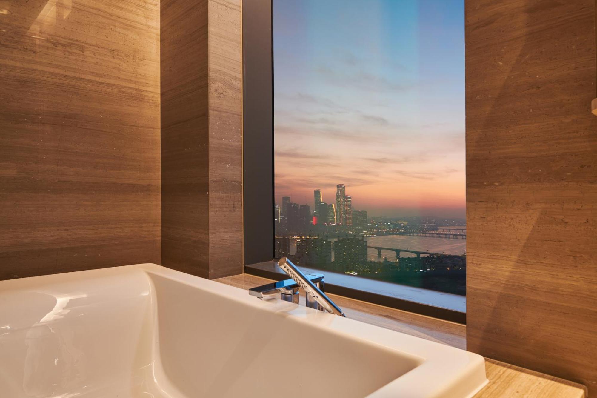 Nine Tree Premier Rokaus Hotel Seoul Yongsan