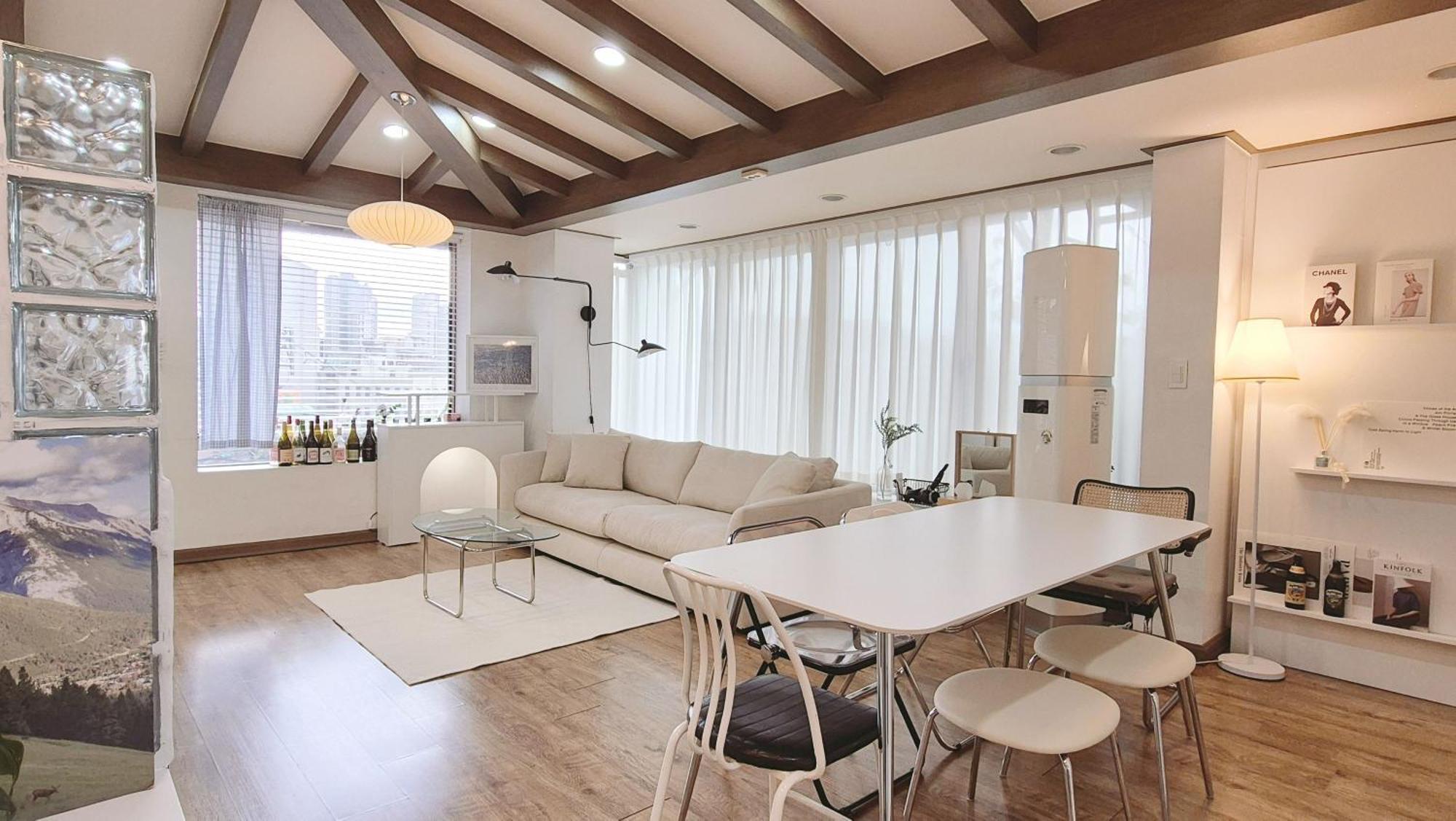 Com,a Hongdea St 5min / 3room Seoul