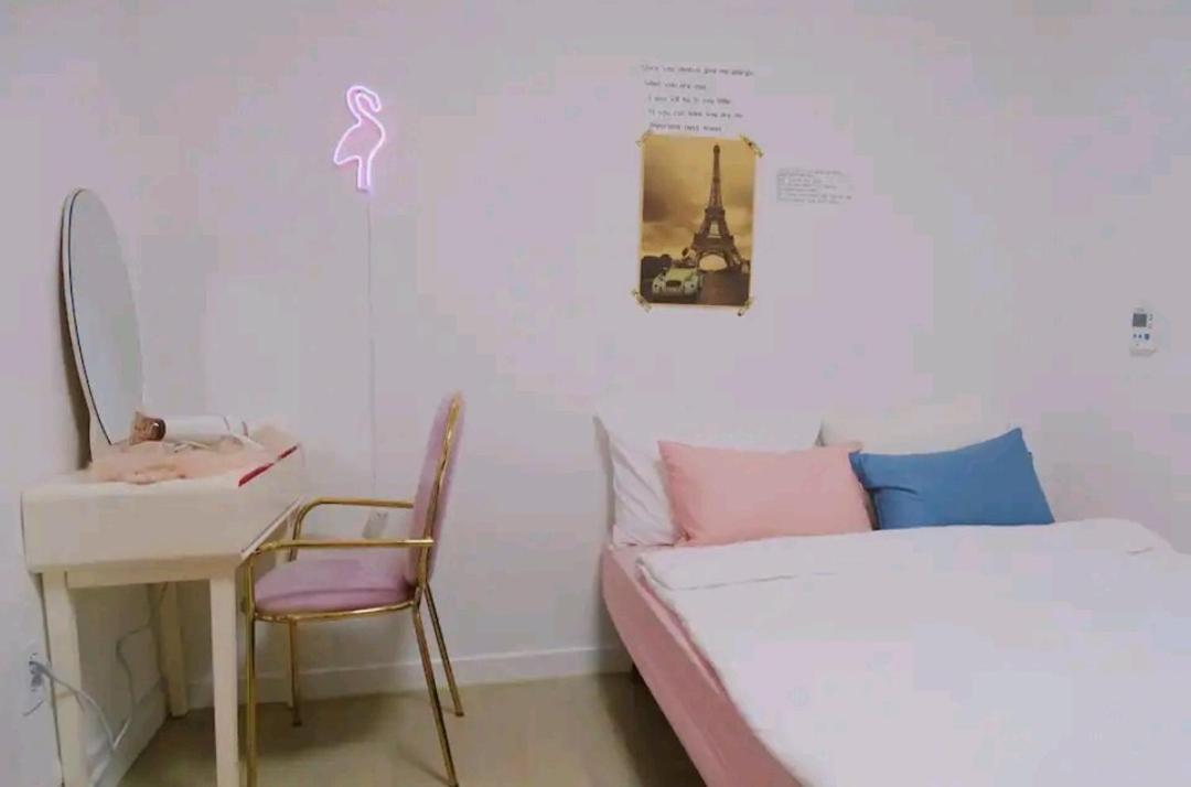 Moon House Apartment