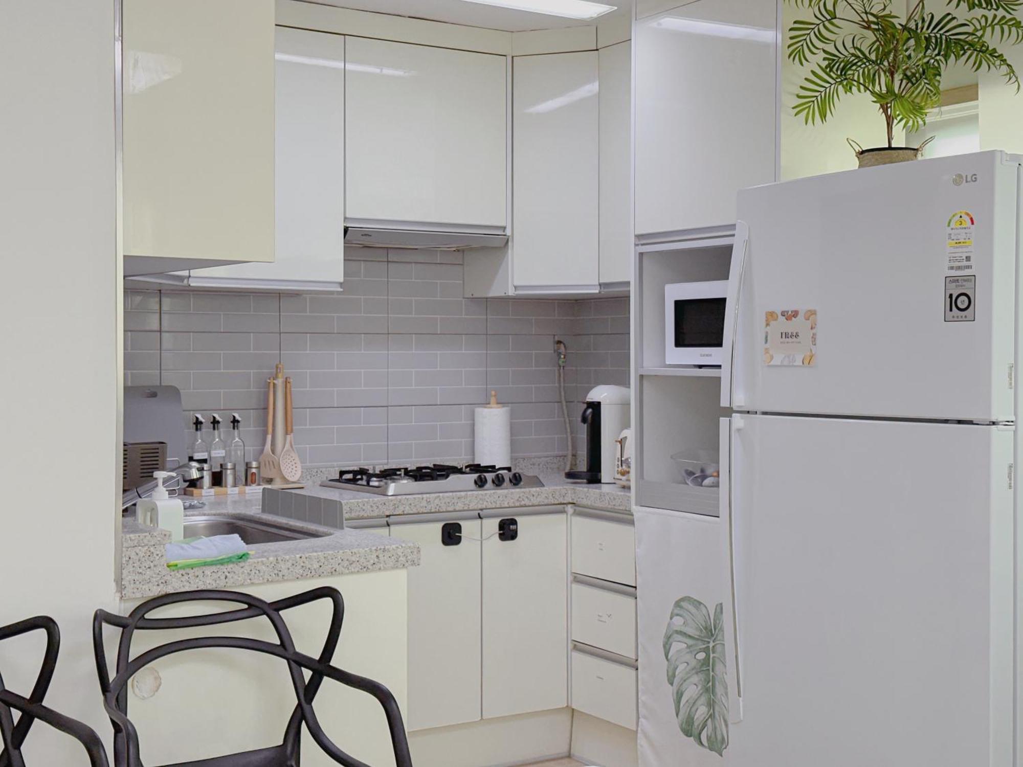 4 Bed 3 Near Gimpo Airport *