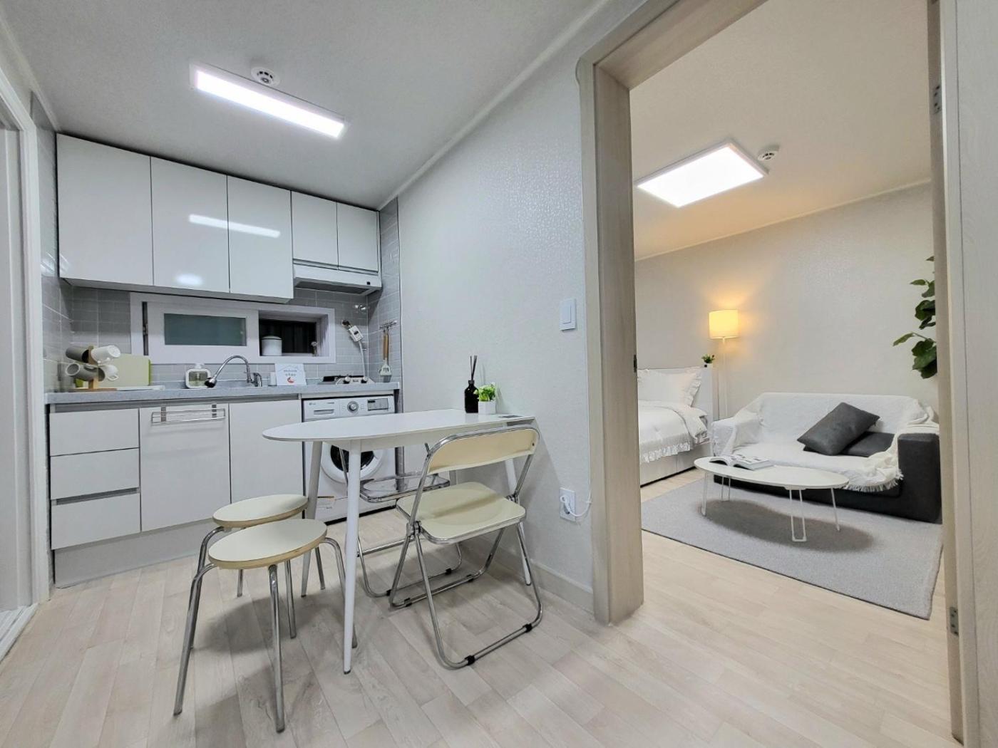 Apartment Moon House In #quiet #airport Transport Nearby#1 Min To Line2 Nakseongdae Subway