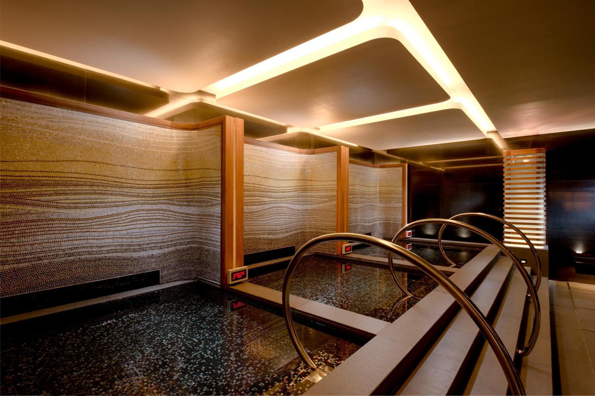 Conrad Hotel 5*