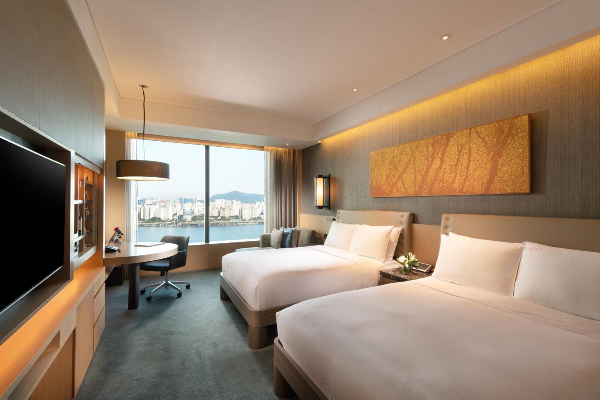 Conrad Hotel 5*