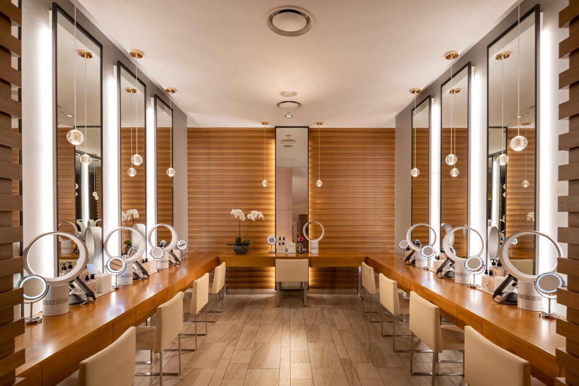 Conrad Hotel 5*