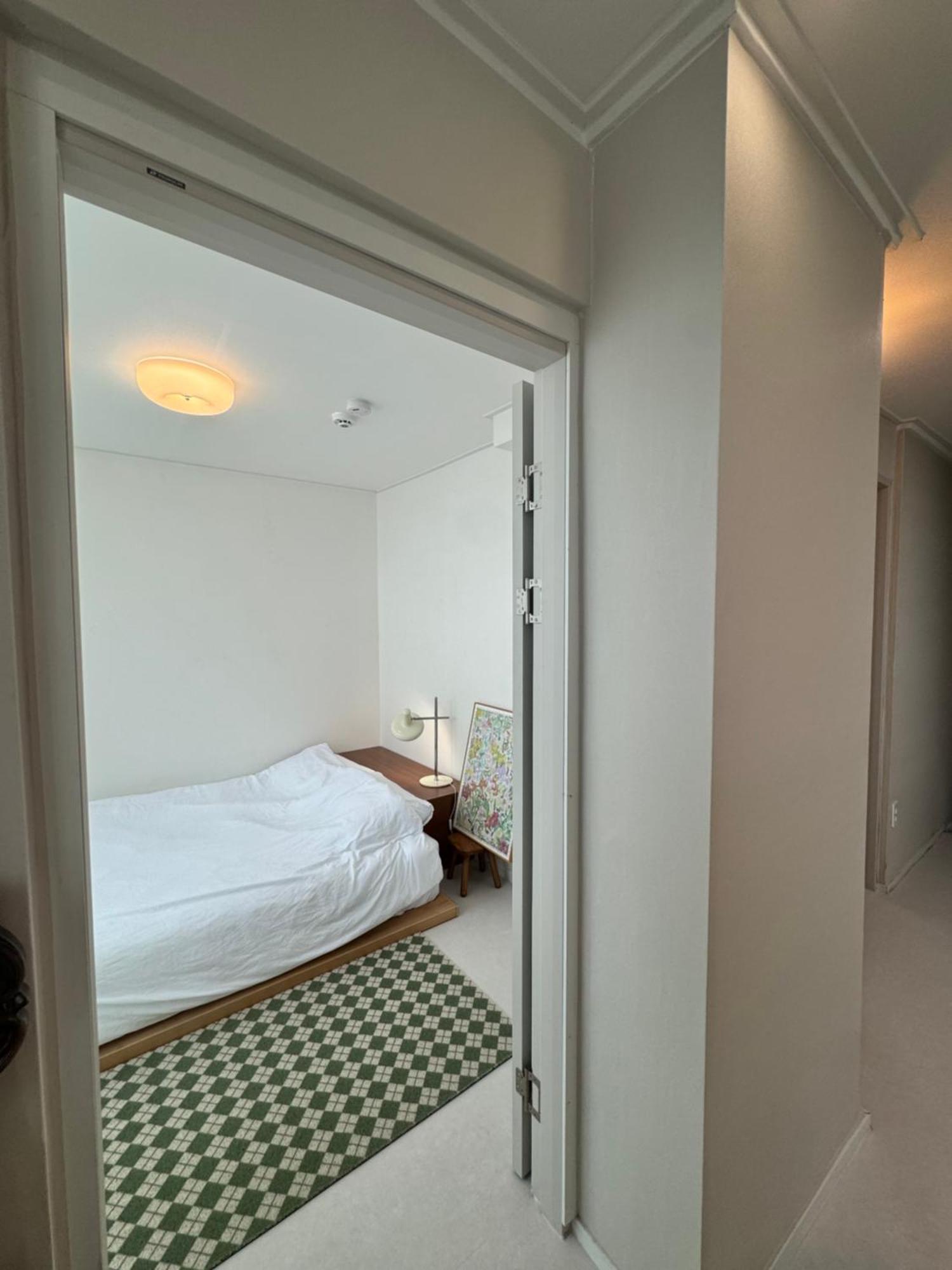 On - Foreigners Only Apartment Seoul