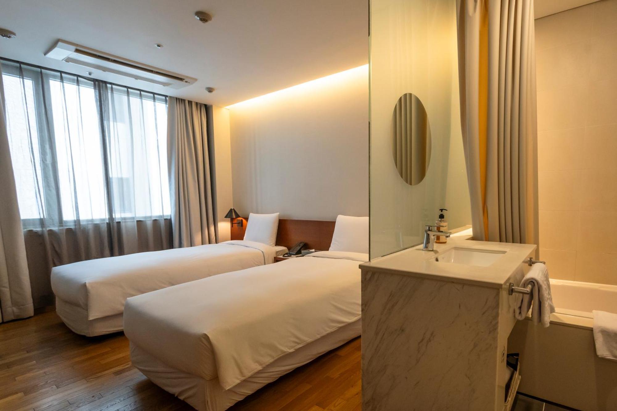 Shinshin Myeongdong Hotel