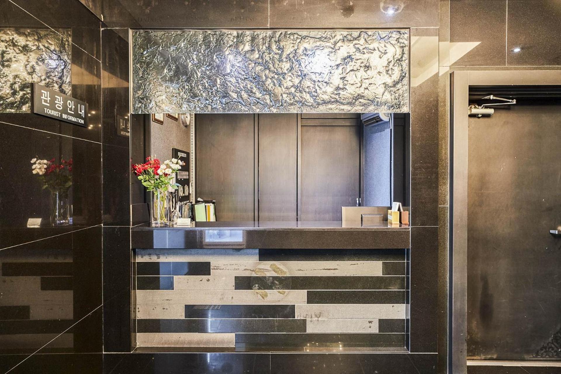 Hotel Tj